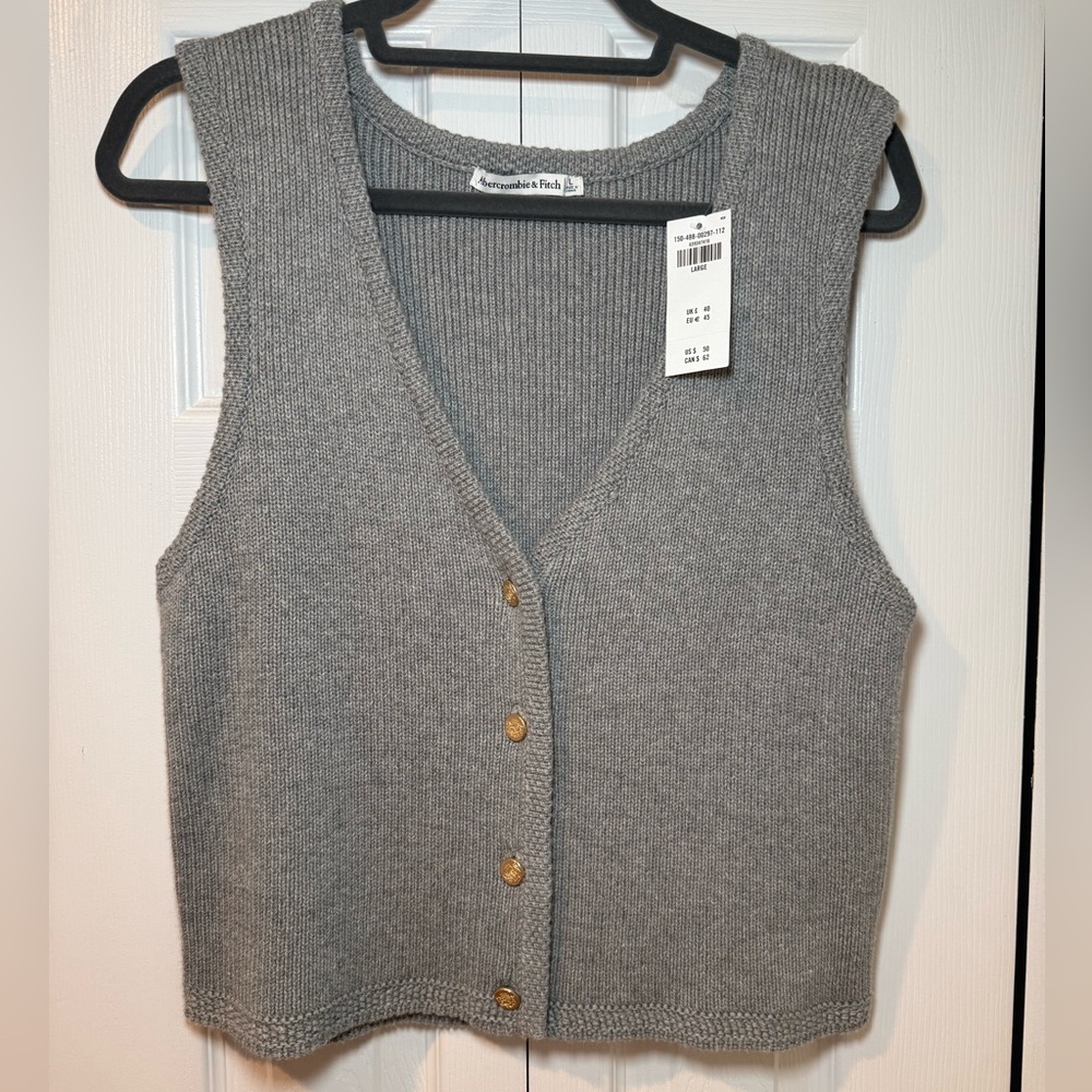 Abercrombie & Fitch Gray Knit Sweater Vest
